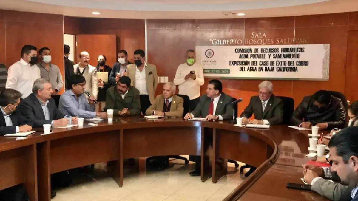 Oscar Leggs gestiona recursos CDMX