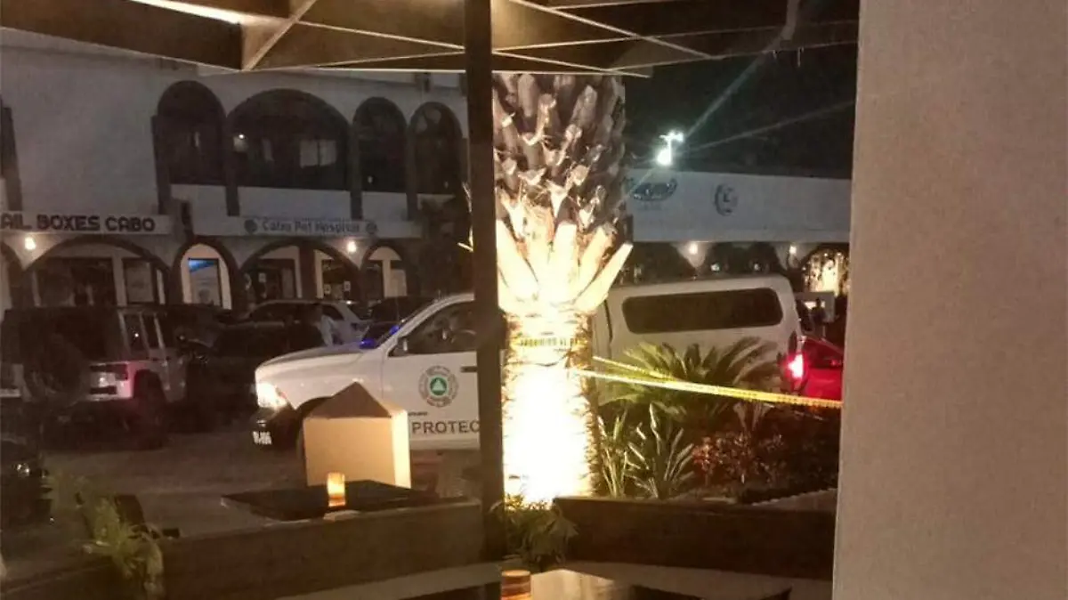 Muere turista al caere de piso hotel los cabos