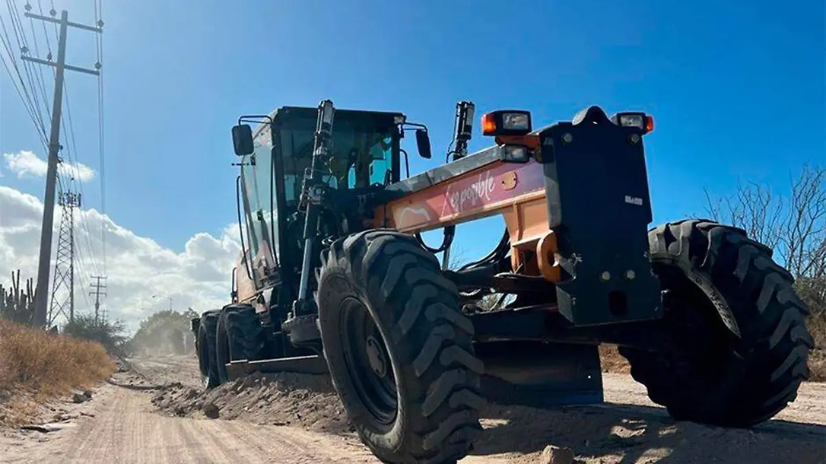trabajos obras caminos calle  la paz