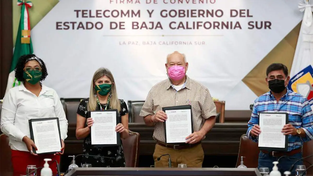 Victor Castro firma Telecomm