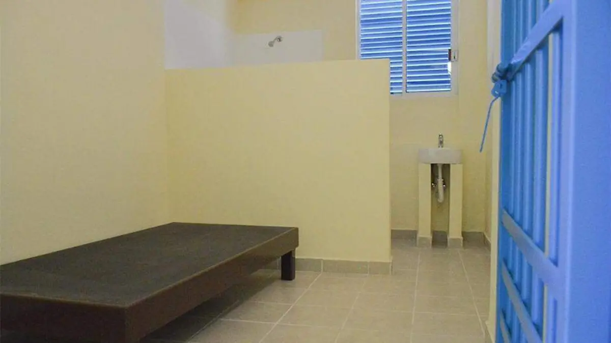 Carcel femenil menores La Paz