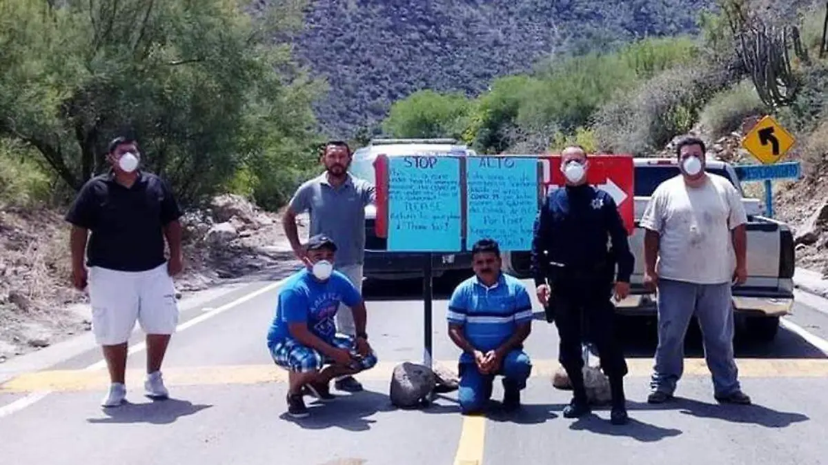 Habitantes cierran San Javier