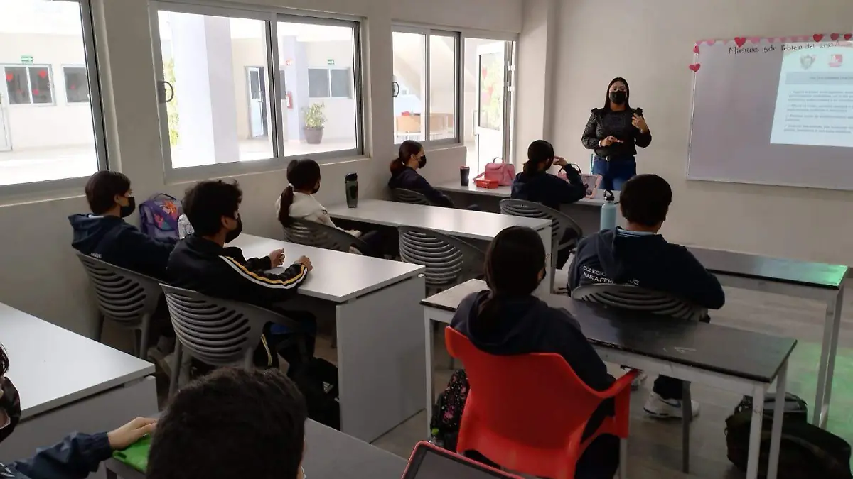 Escuela aula estudiantes salon