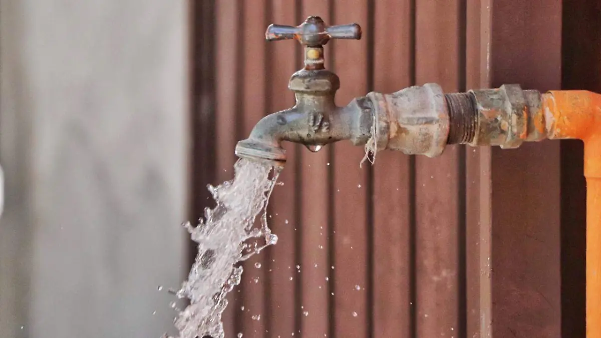 Lllave agua potable sapa