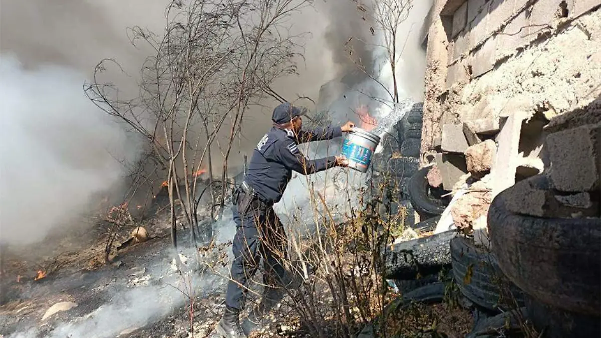 Incendio quema basura