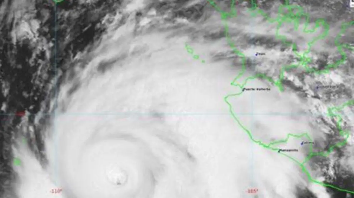 Huracan Genevieve 18ago12hrs