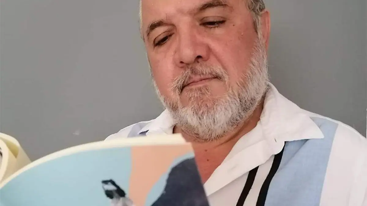 Escritor ruben Rivera Calderon