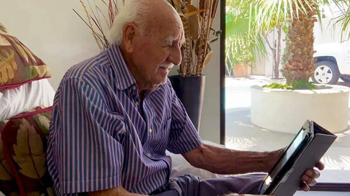 Abuelo tercera edad