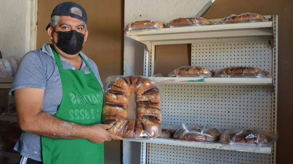 Panaderos ventas con Roscas de Reyes
