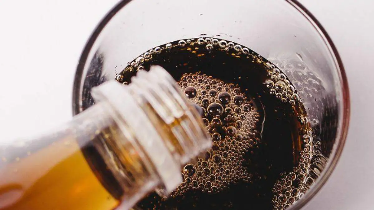 Refresco cola para la presion
