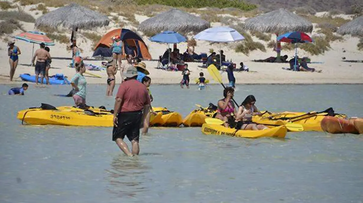 turismo en playa la paz