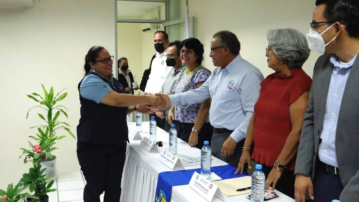Reconocen Trabajadores uabcs
