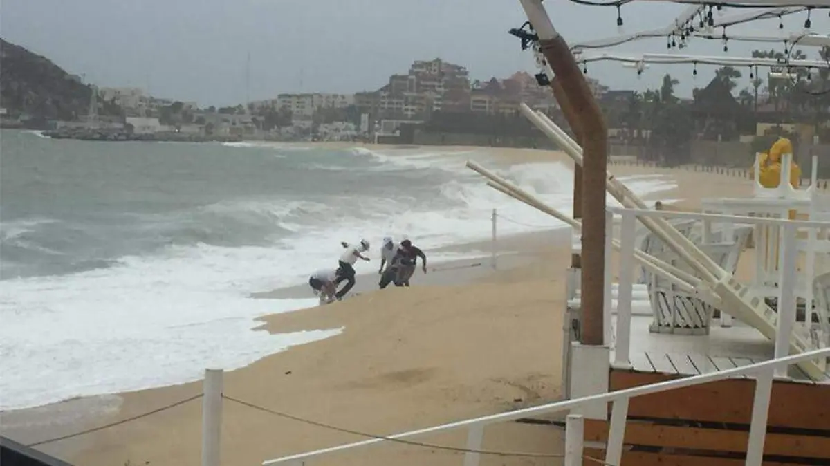 Fuerte oleaje clima Los Cabos