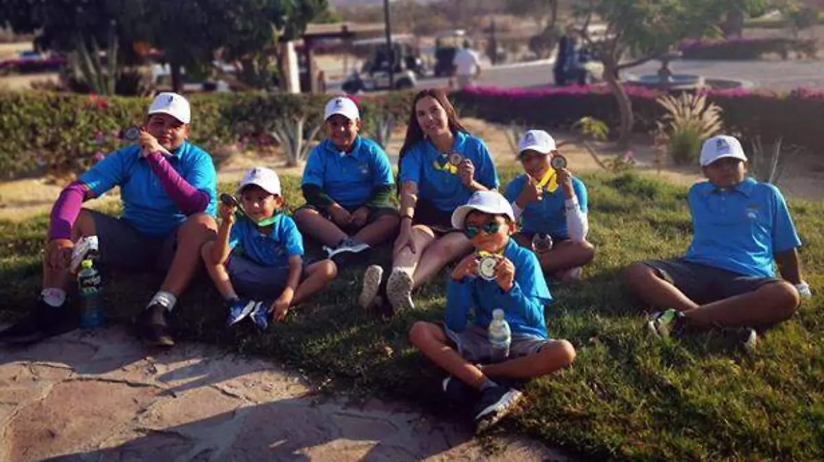 NIÑOS GOLFISTAS...