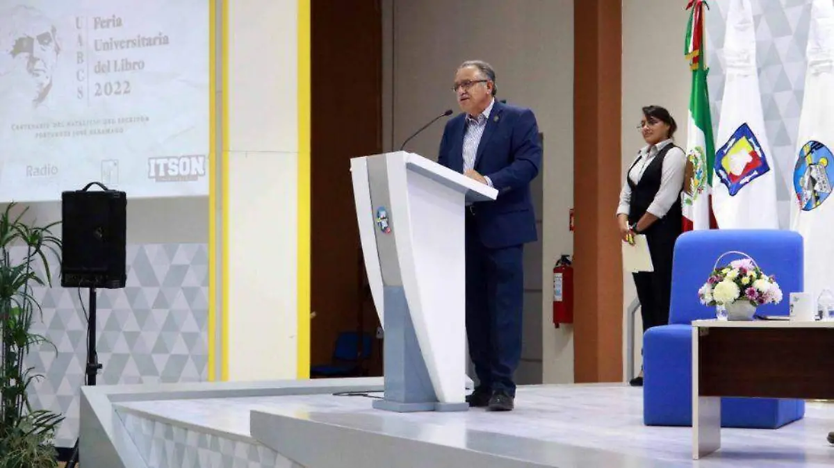 Feria del libro UABCS