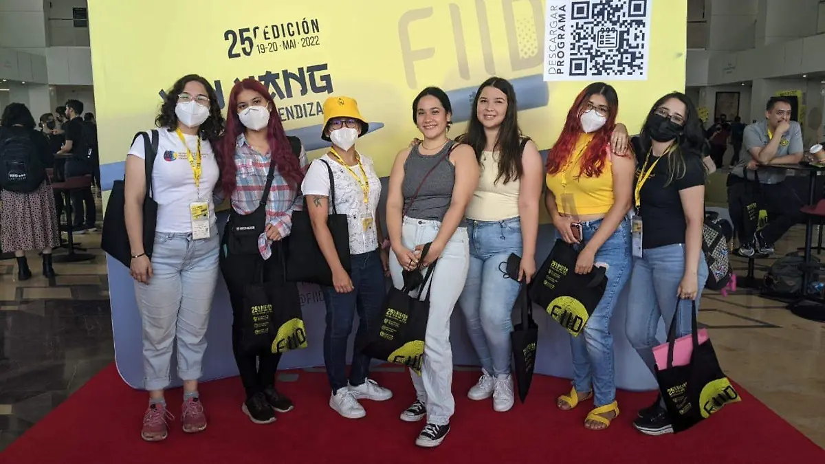 alumnas UABCS idiomas