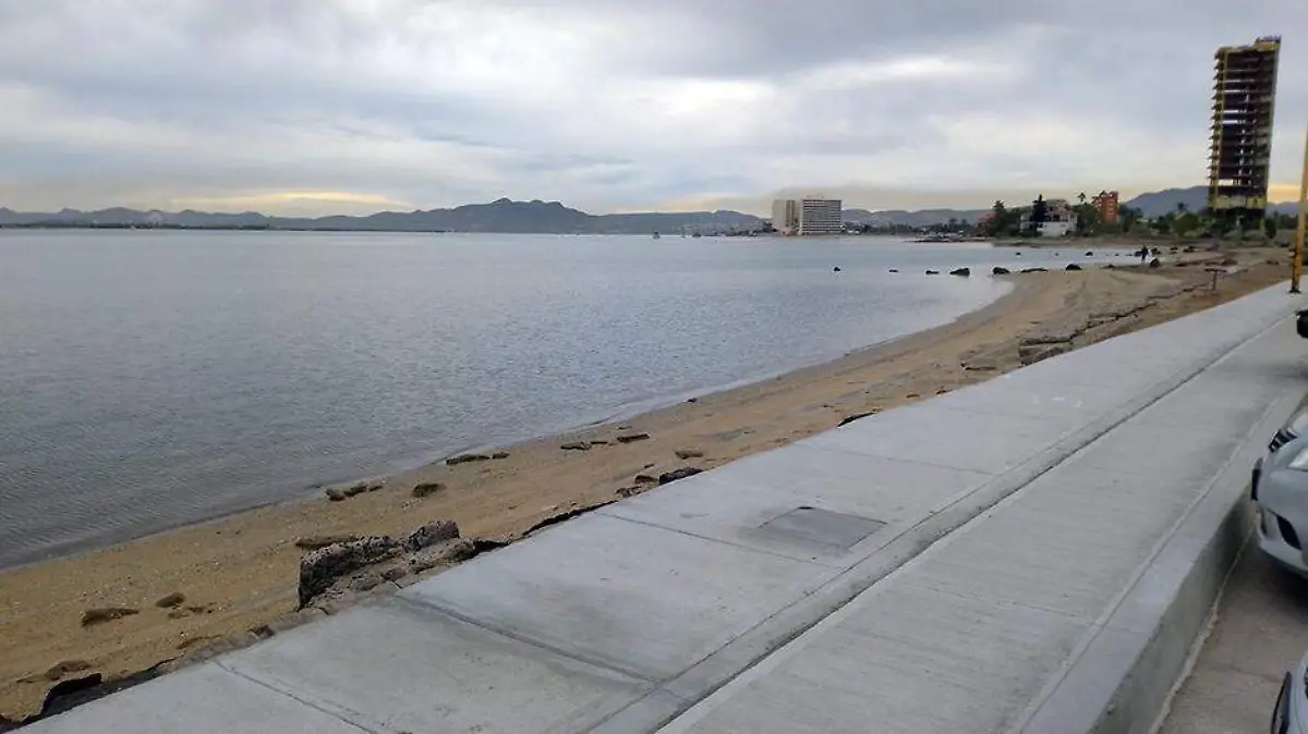OBRAS EN BANQUETAS (3)
