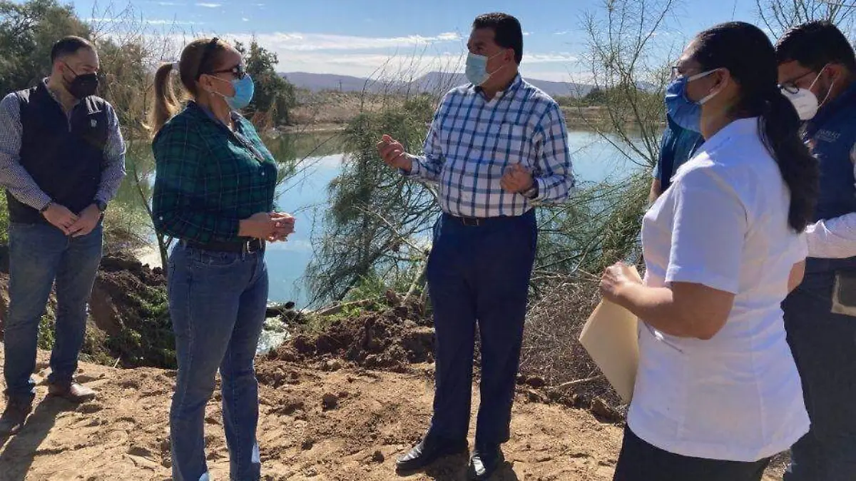 Rubén Muñoz durante la puesta en marcha de sistema lagunar