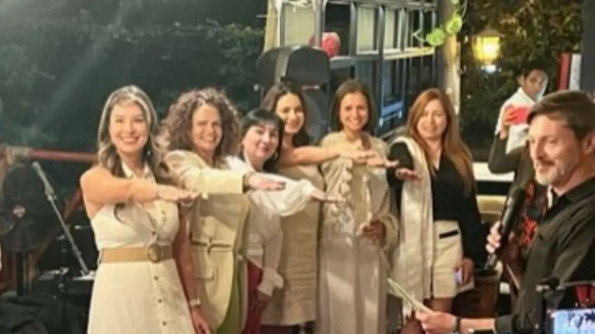 Mujeres de la AFEET BCS realizan toma de protesta