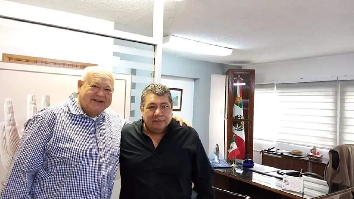 El Licenciado Ramón Santini Pons presidente del CEE Emprendedores, A.C.,  viene trabajando de la mano con el representante de los programas federales en B.C.S., Profesor Victor Manuel Castro Cosio.