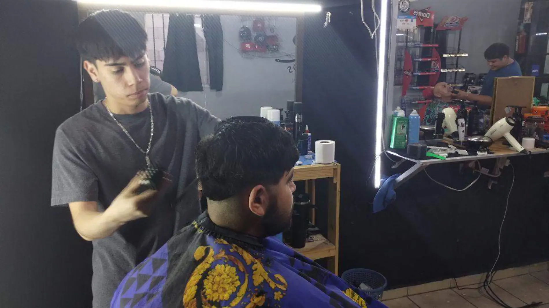 ¿Sabías que el poste del barbero tiene raíces medievales?