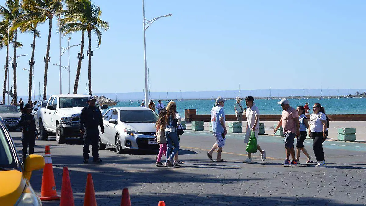 pasear en el malecon de la paz