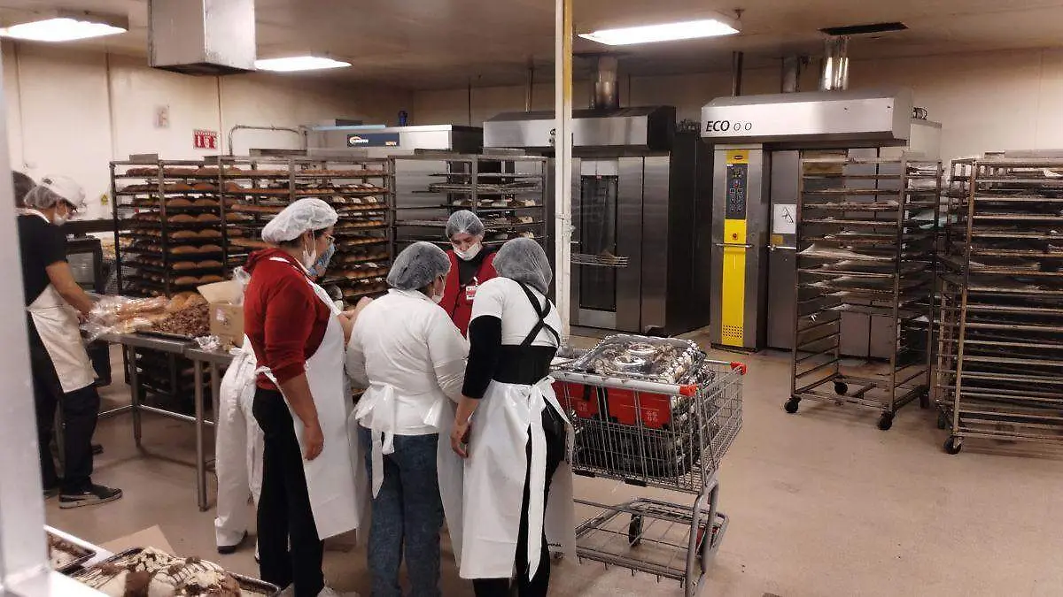 Reemplazan la bizagna por fruta y dulce