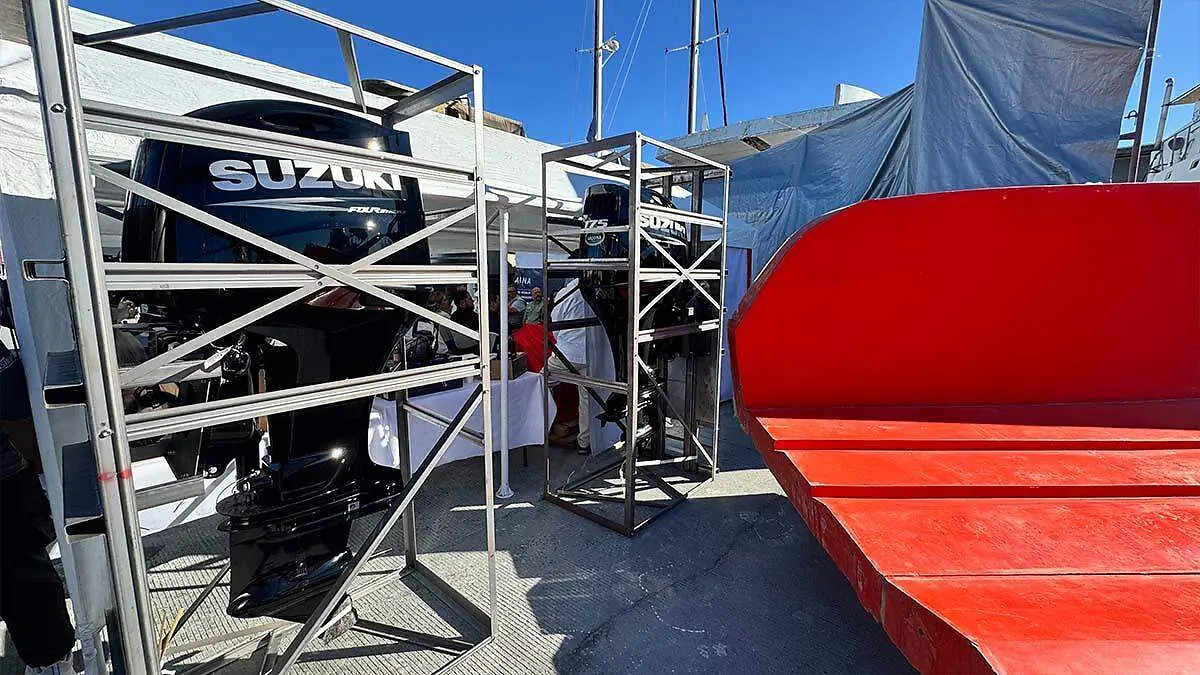 la embarcación bombera armada en la paz bcs