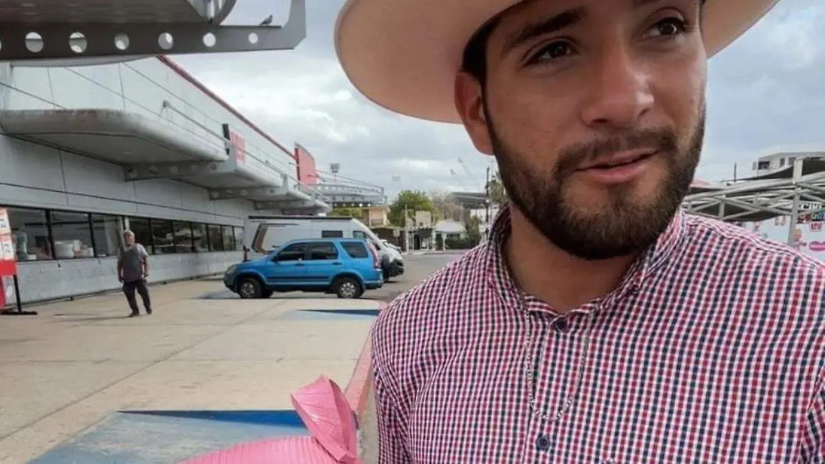 Familia recicla llantas para fabricar macetas artesanales duraderas 