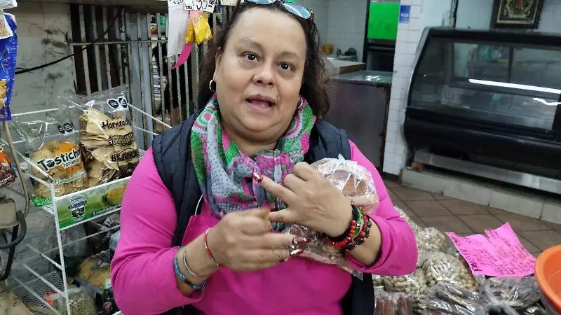 vendedora del mercado madero