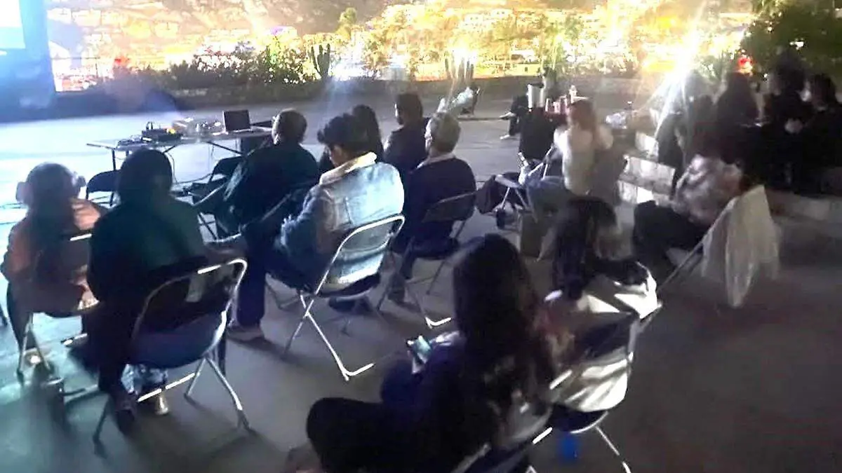 teatro en plaza publica en los cabos