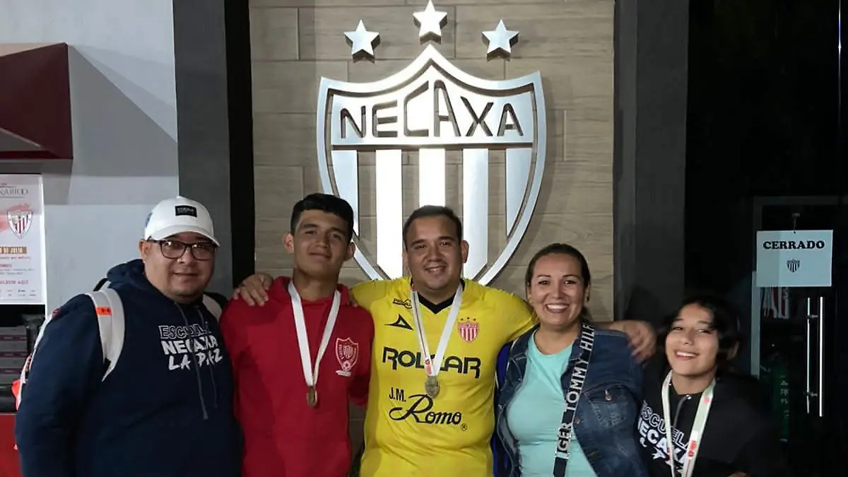 andre promesa la paz necaxa