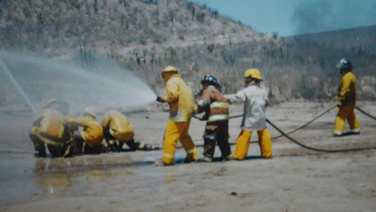bomberos en cursos contra incendios