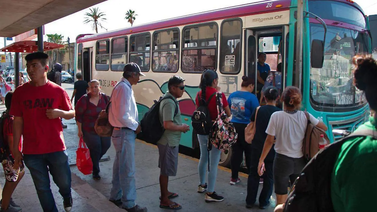 Transporte publico parada mercado