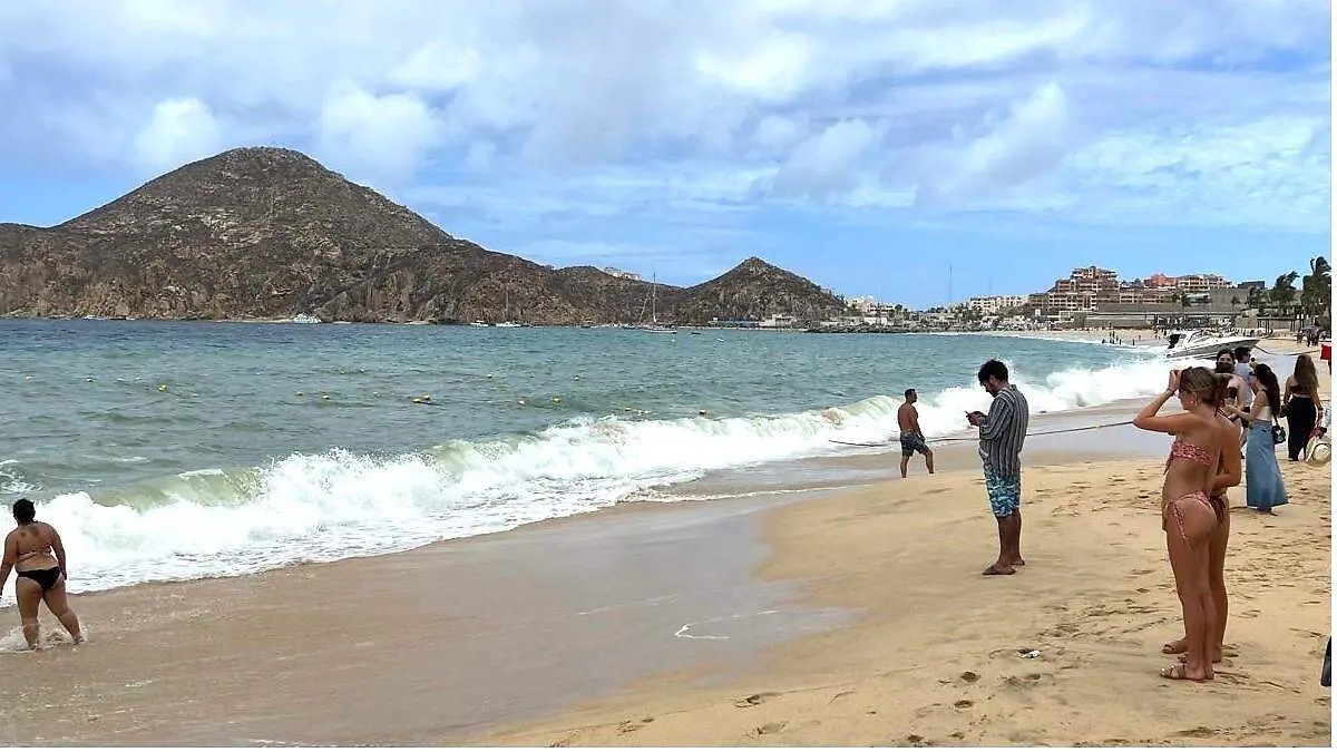 proponen playa nudista en los cabos