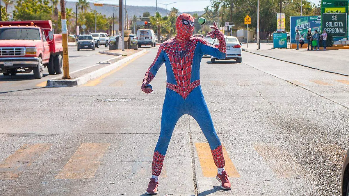 spiderman semanforo malabares