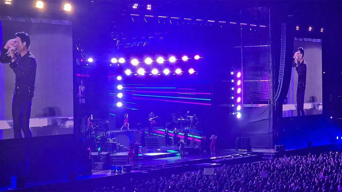 presentacio de chayanne en el guaycura de la paz bcs