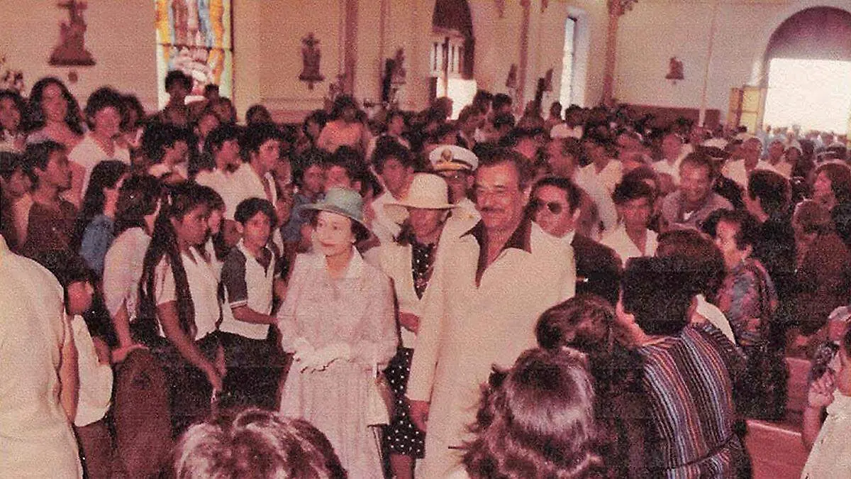 Reina Isabel en la Catedral de La Paz