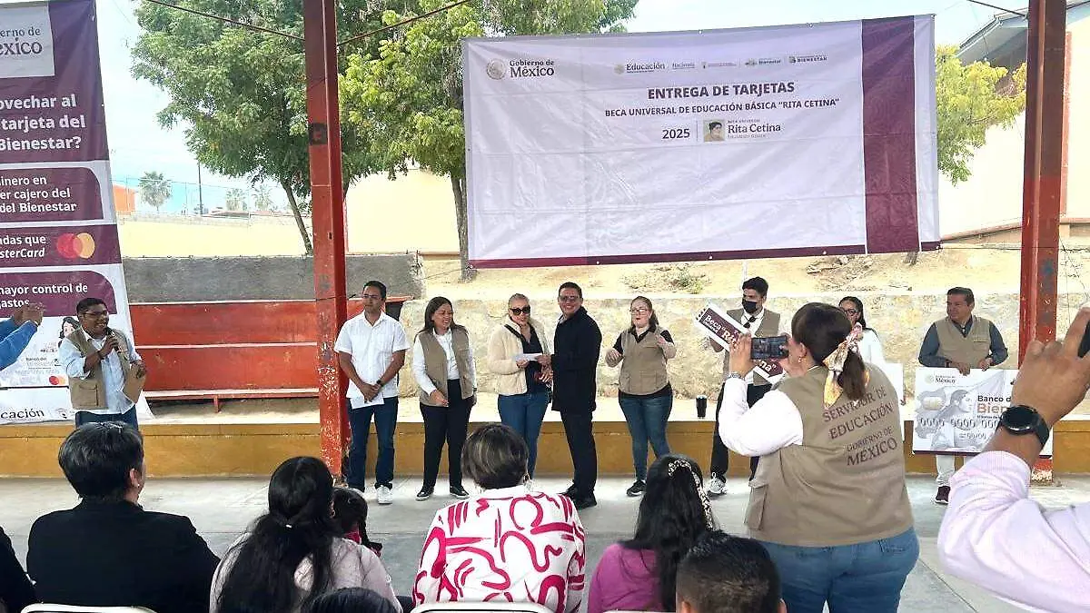 beca Rita Cetina en los cabos