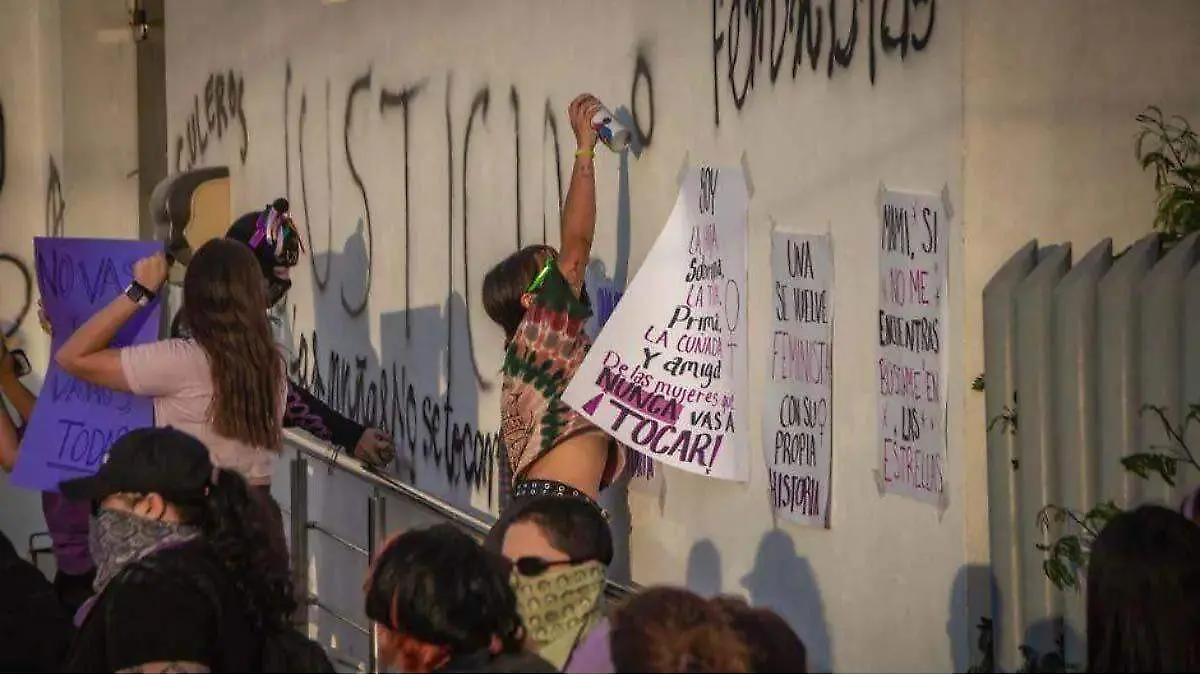 que hace el bloque negro del 8m