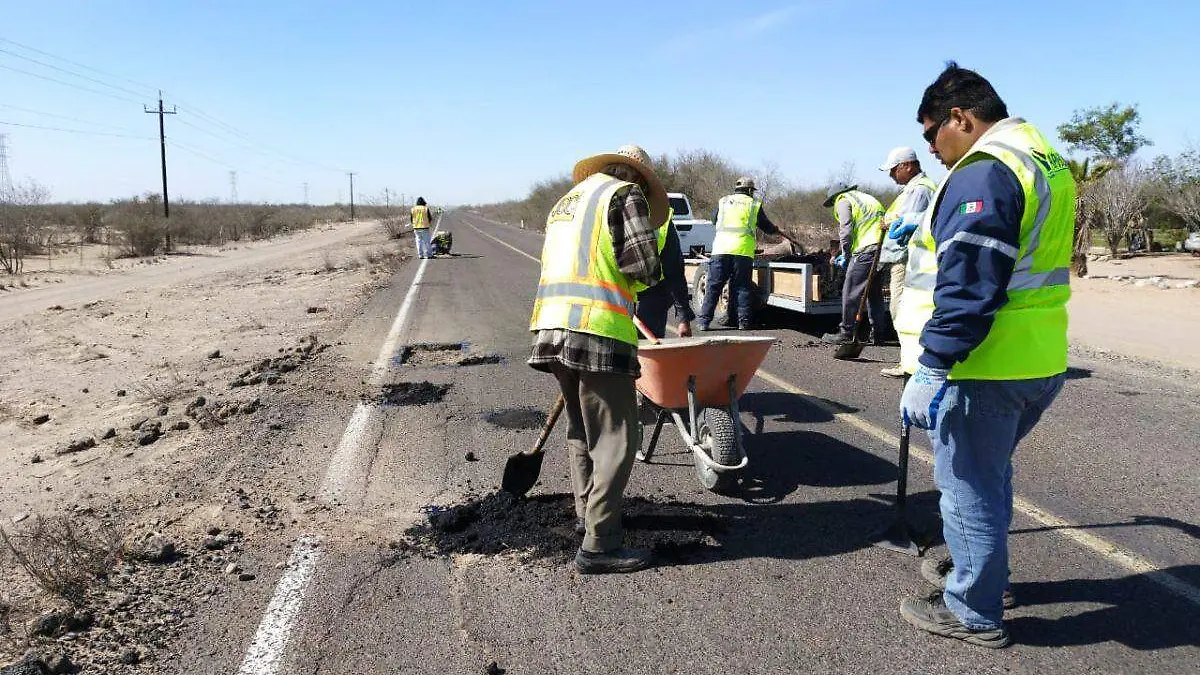 reparan baches en la carretera ciudad constitución puerto san carlos