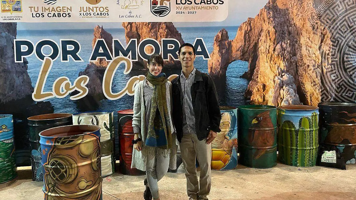 Artistas locales embellecen Los Cabos con botes de basura pintados