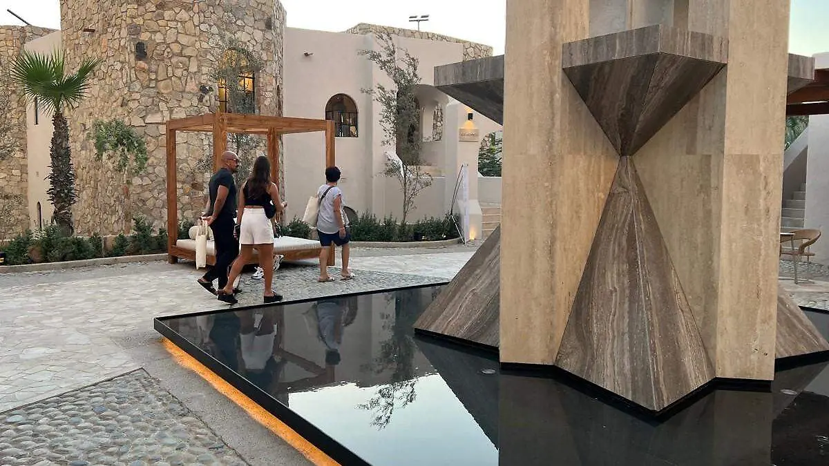 mujeres representan el 48 del sector turistico en baja california sur