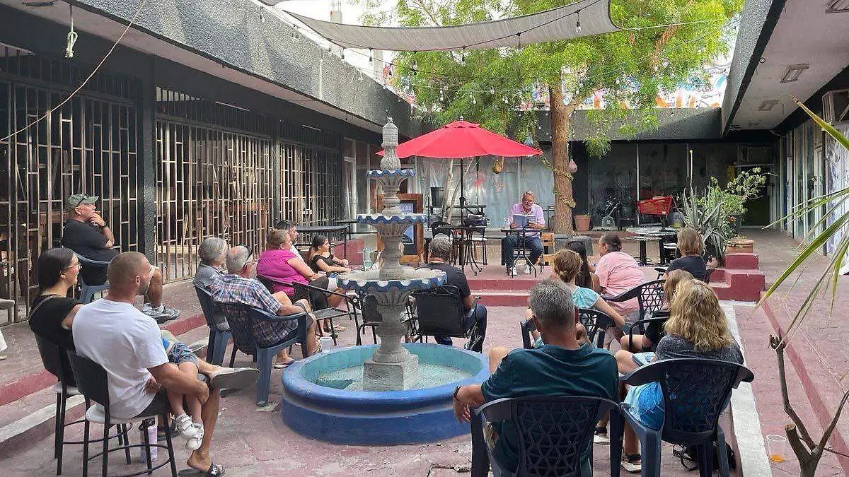 donde se encuentra la plaza 21 de agosto