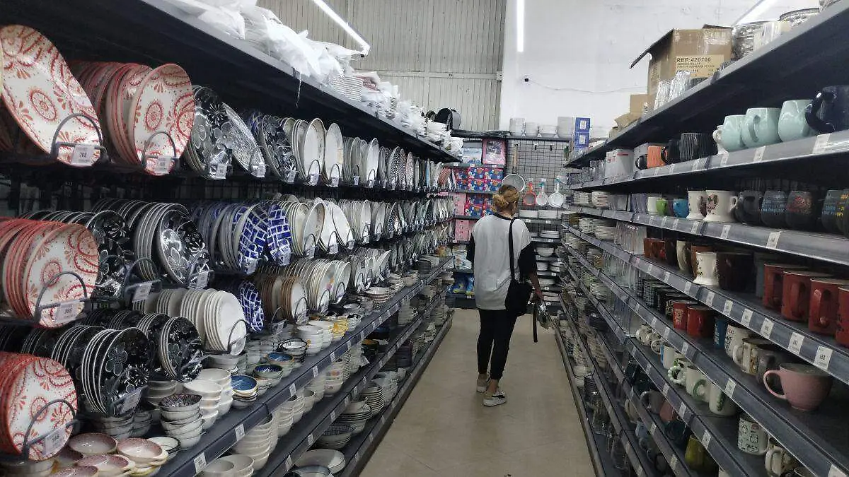 Tiendas chinas en La Paz ofrecen una amplia gama de productos