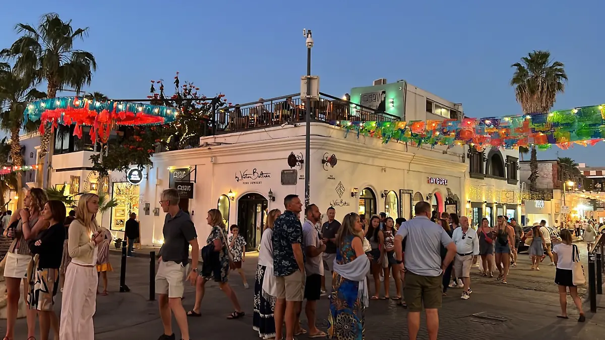 asistentes al festival abc art baja