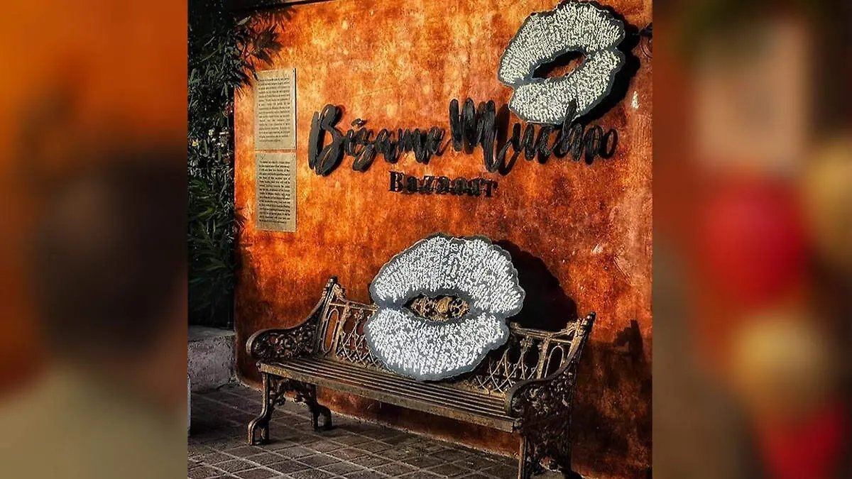 banca del beso besame mucho