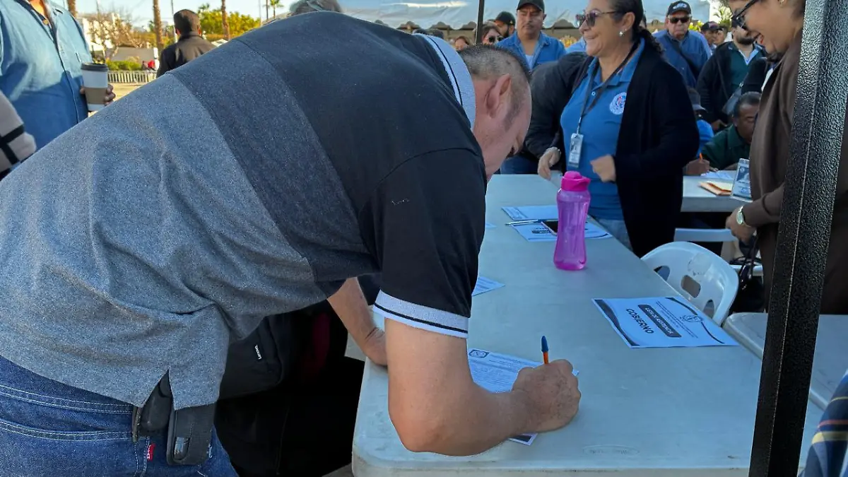 maestros en planton en la paz