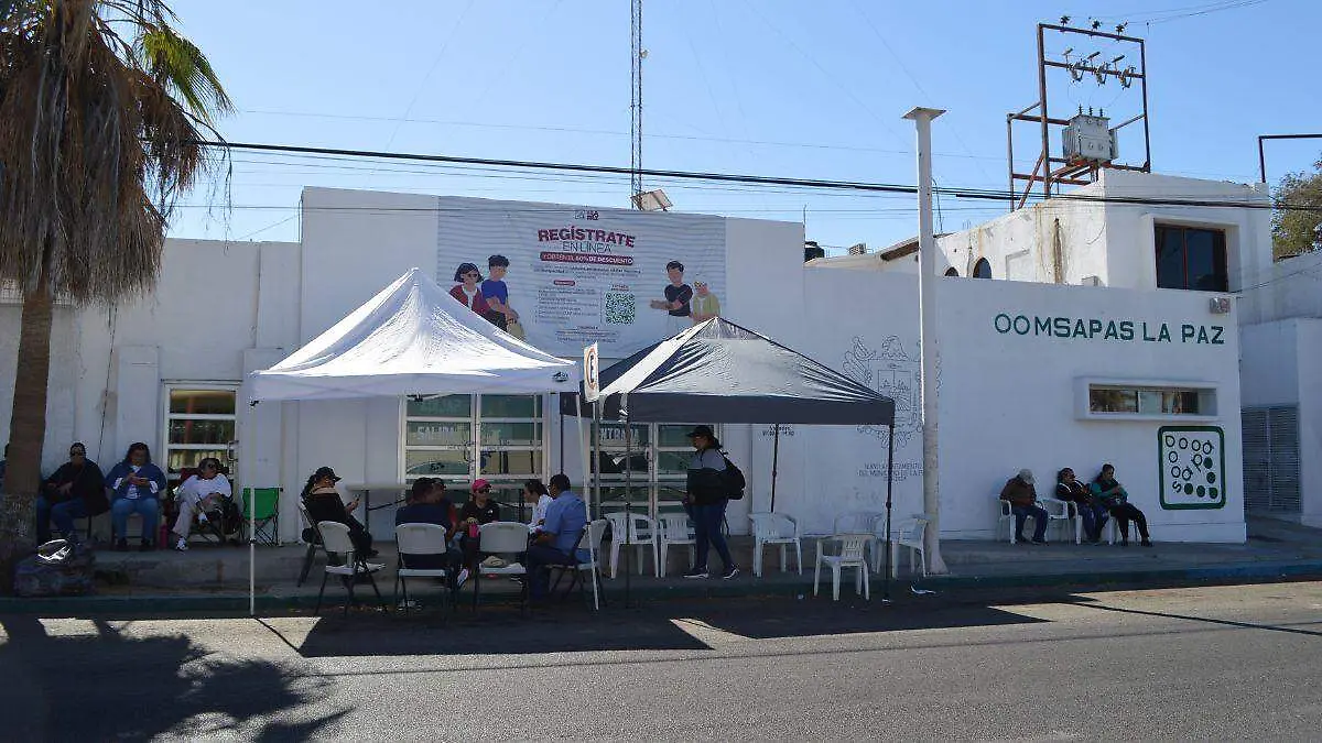 TRABAJADORES DE SAPA bloquean oficinas