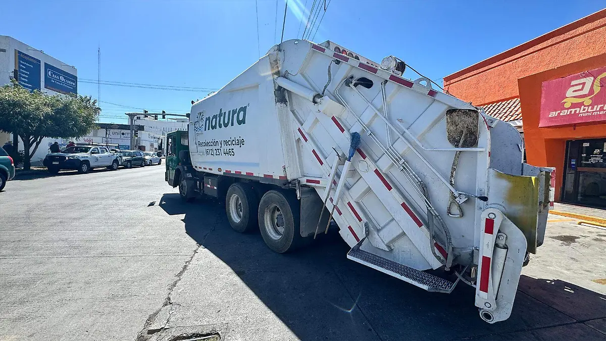 cuantos camiones recolectores tiene la empresa natura